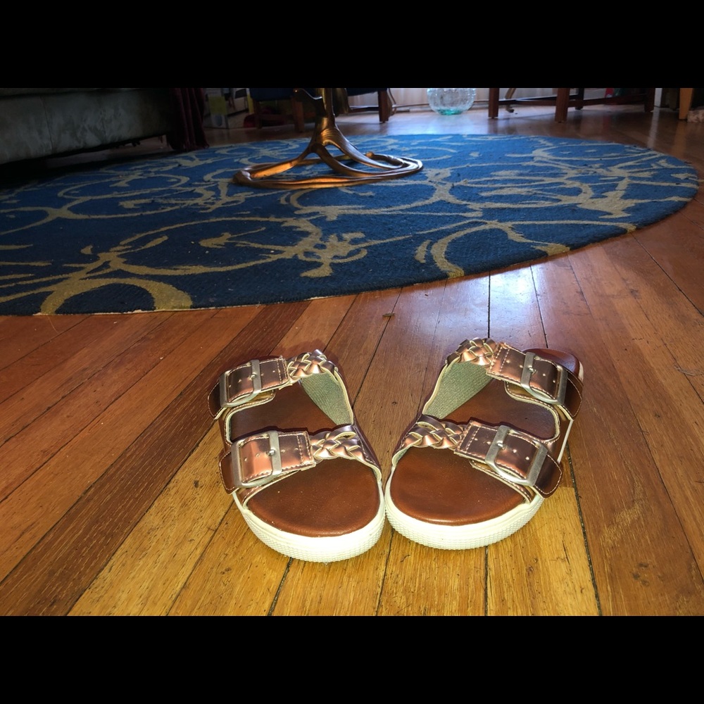 Gold Muk Luks Platform shoes